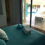 Hostal Surfintrip Academy&camp Corralejo