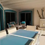 Surfintrip Academy&camp Hostal