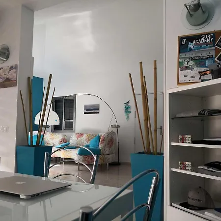 Hostal Surfintrip Academy&camp