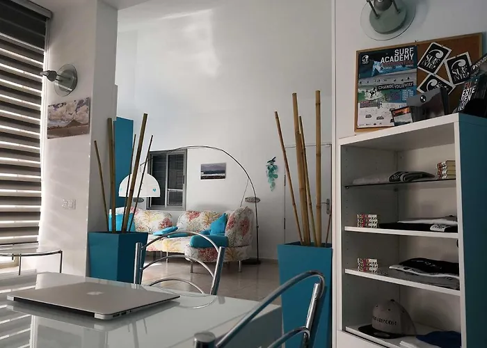 Vandrarhem Surfintrip Academy&camp