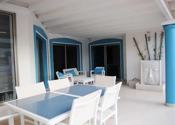 Surfintrip Academy&camp Хостел