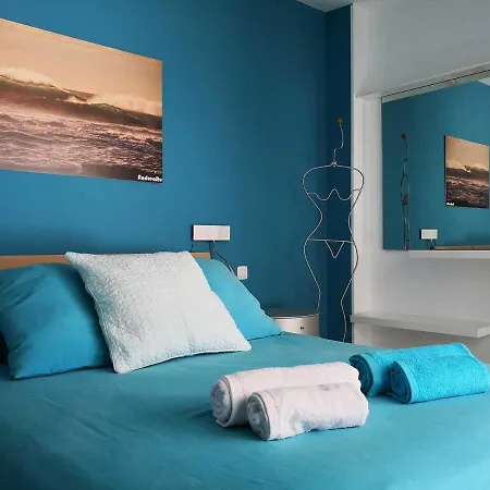 Surfintrip Academy&camp *