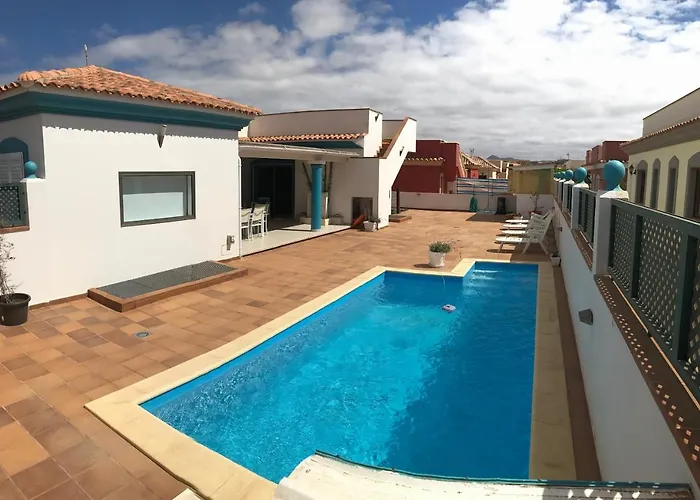 Hostel Surfintrip Academy&camp *