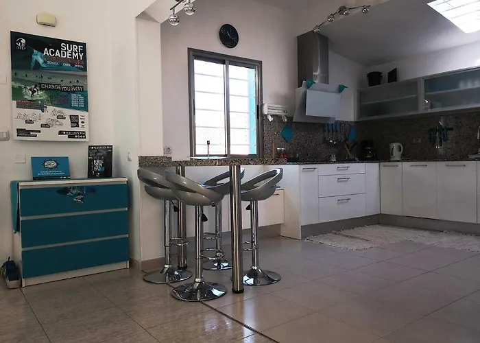 Hostel Surfintrip Academy&camp *