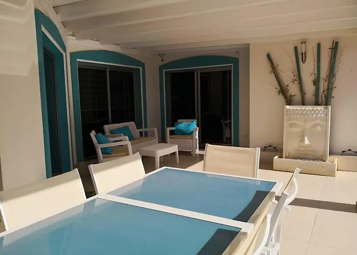 Surfintrip Academy&camp Hostel